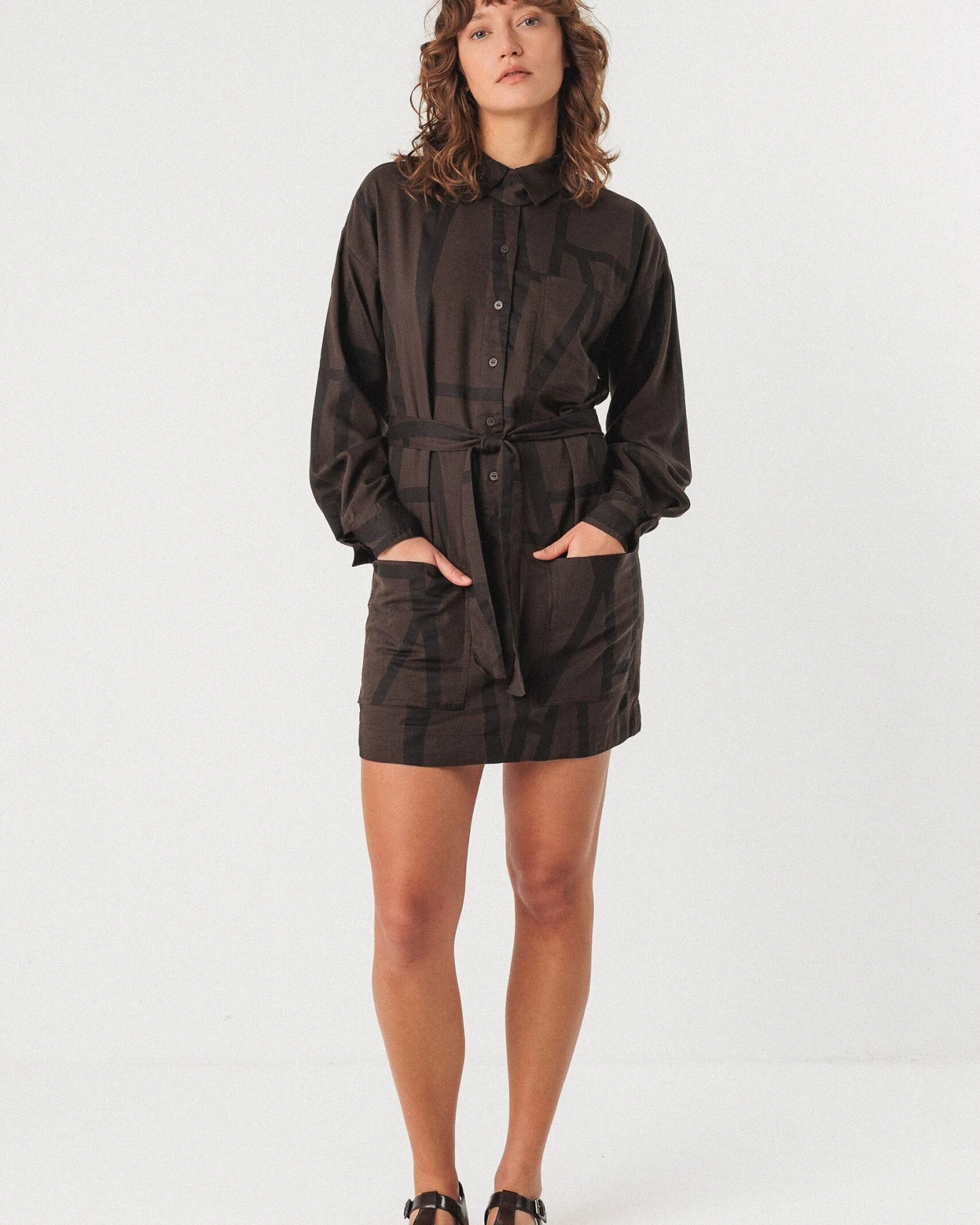 SKFK Damen vegan Hemdkleid Izua Braun – Ansicht 2