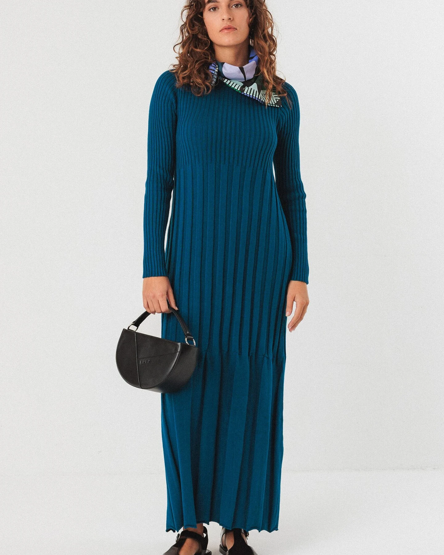 SKFK Damen vegan Strickkleid Bedia Blau – Ansicht 2
