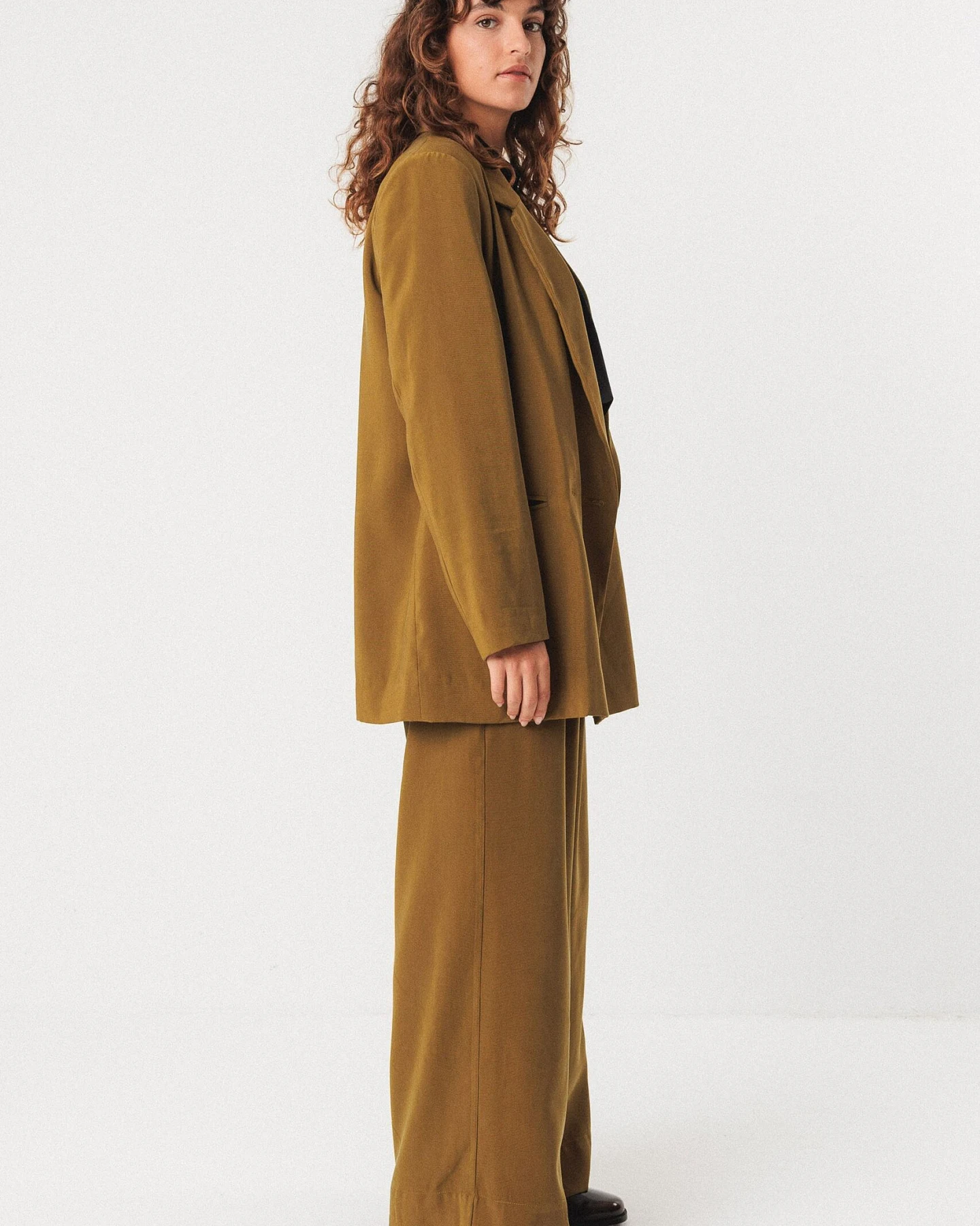 SKFK Damen vegan Blazer Atxa Braun – Ansicht 2