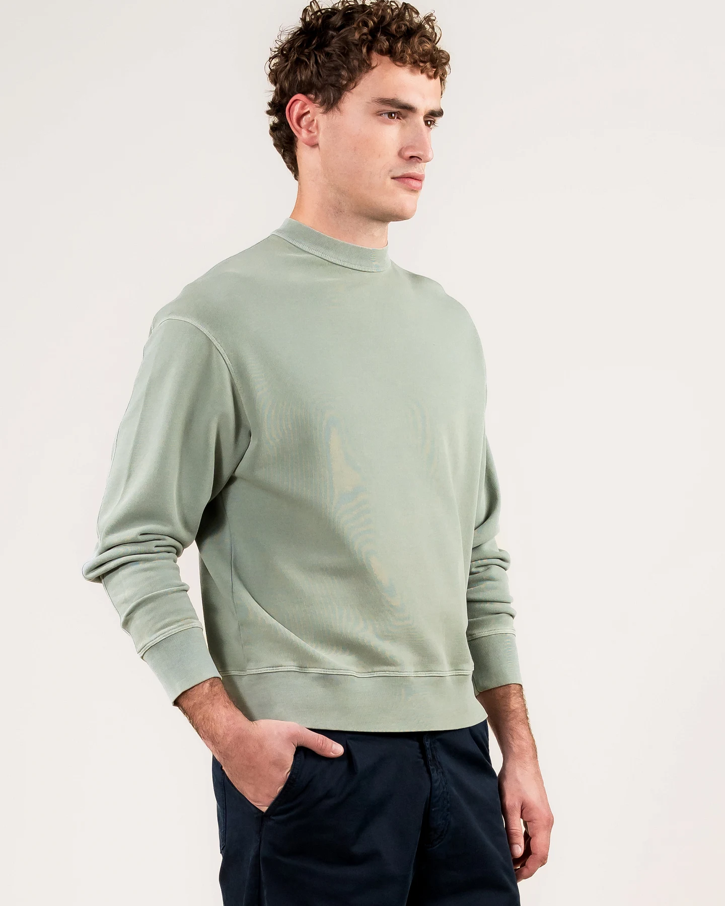 Kuyichi Herren vegan Sweatshirt Jimi Salbei Grün – Ansicht 2