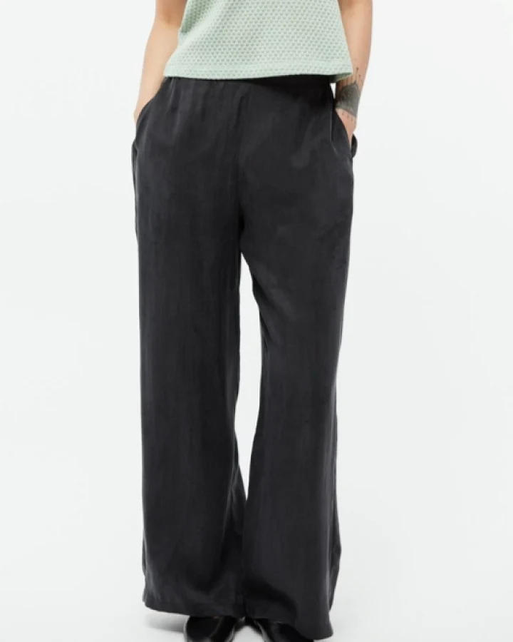 Givn Damen vegan Hose Wide Fit Marla Schwarz