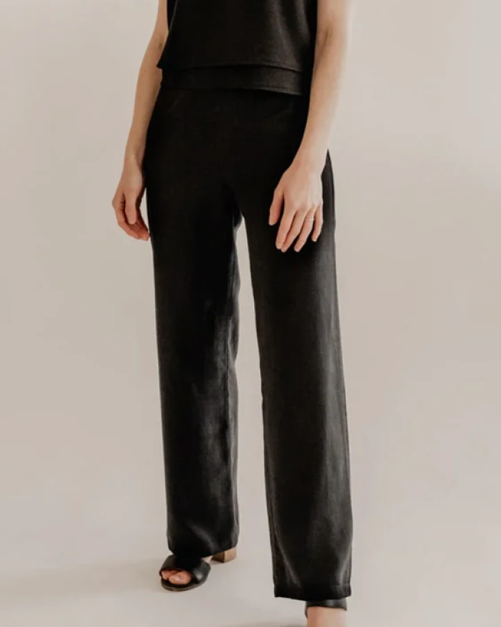 Marenika Damen vegan Hose Leni Schwarz