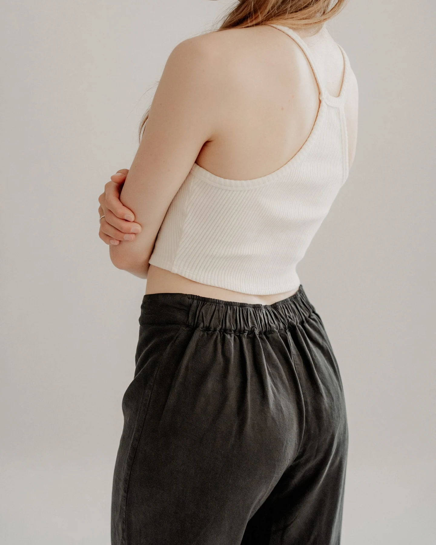 Marenika Damen vegan Hose Leni Schwarz – Ansicht 2