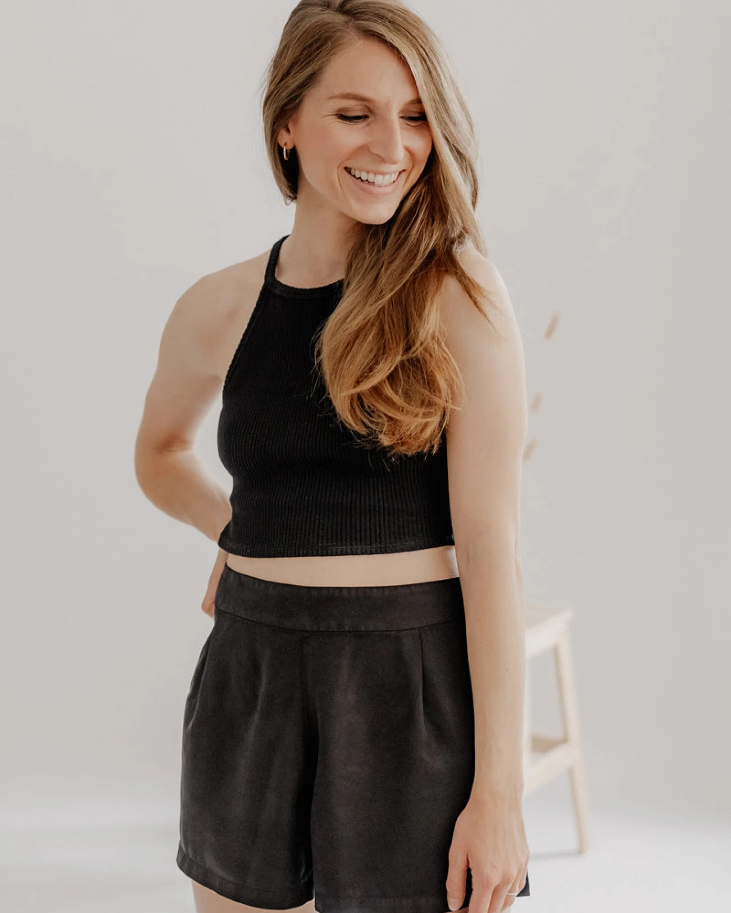 Marenika Damen vegan Kurze Hose Lia Schwarz – Ansicht 2