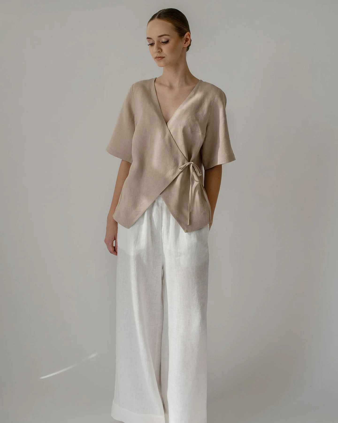 Amber Linen Damen vegan Wickeloberteil Aria Pale Sand – Ansicht 2