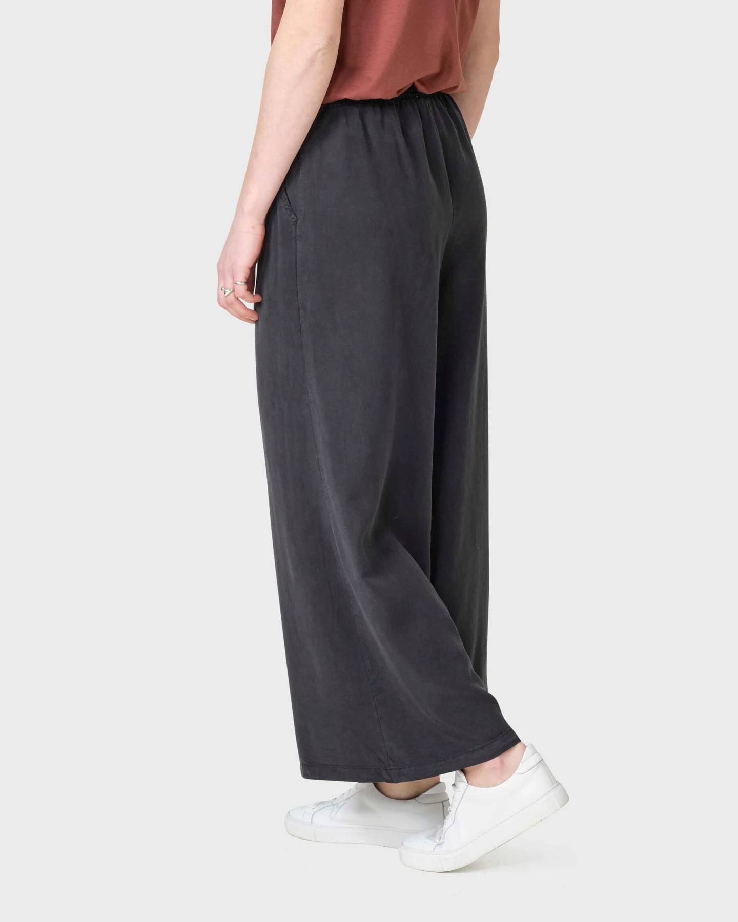 Klitmøller Damen vegan Hose Kaja Schwarz – Ansicht 2