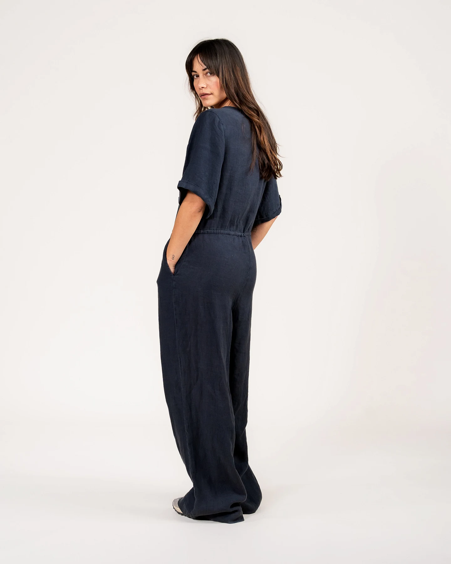 Kuyichi Damen vegan Jumpsuit Sammie Mitternachtsblau – Ansicht 2