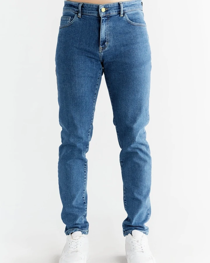 Evermind Herren vegan Jeans Slim Fit Saphirblau