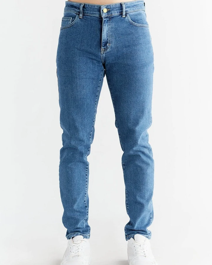Evermind Herren vegan Jeans Slim Fit Day Himmelblau
