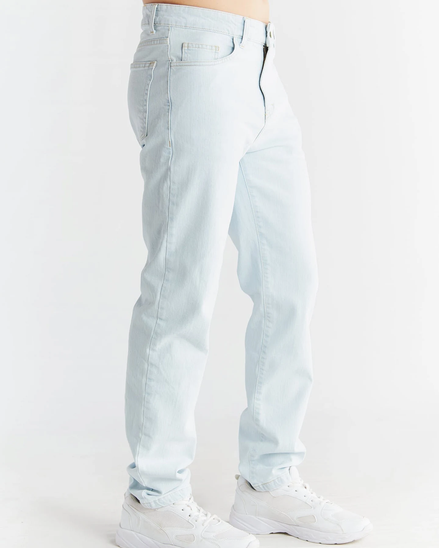 Evermind Herren vegan Jeans Straight Fit Eisblau – Ansicht 2