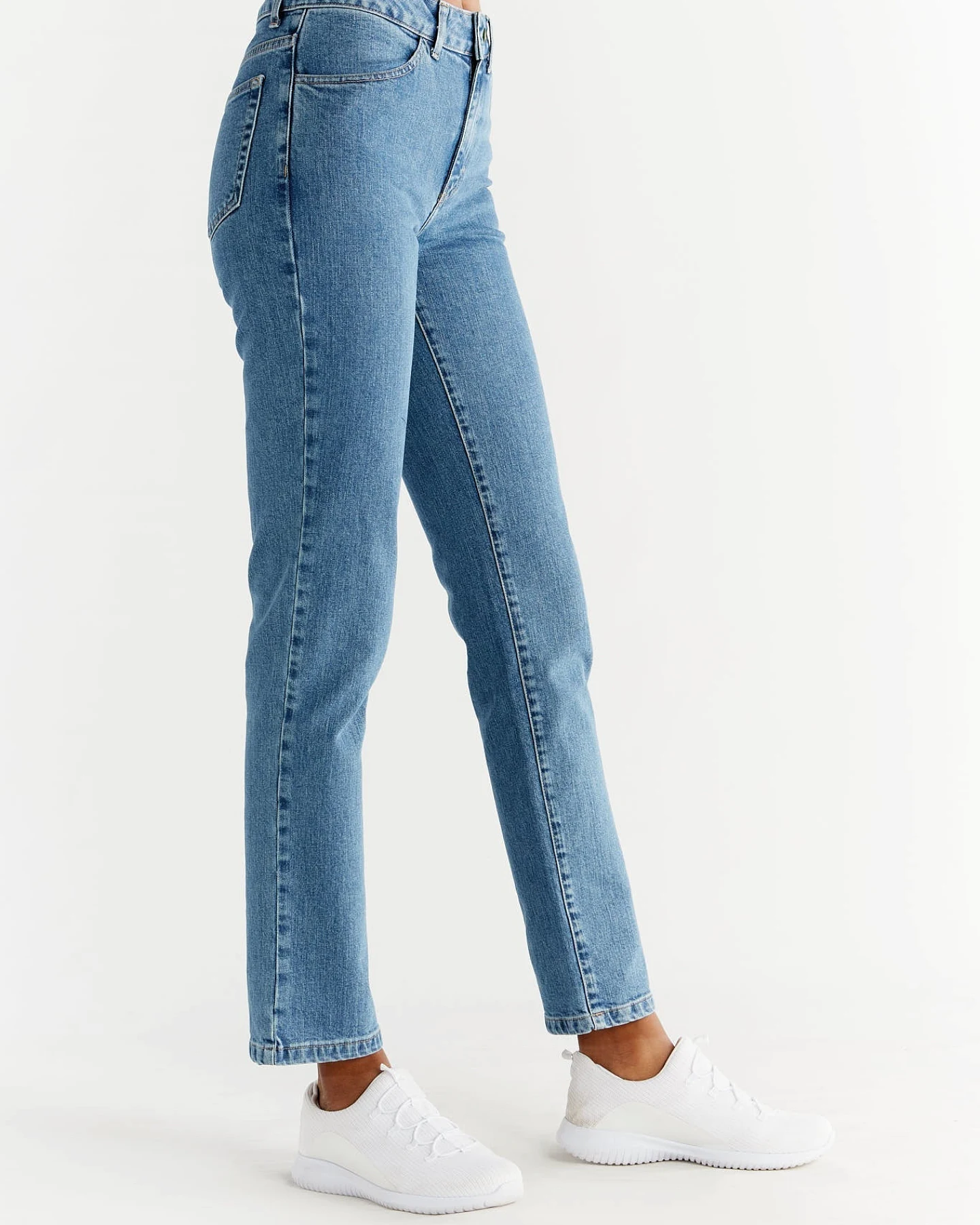 Evermind Damen vegan Jeans Straight Fit Saphirblau – Ansicht 2