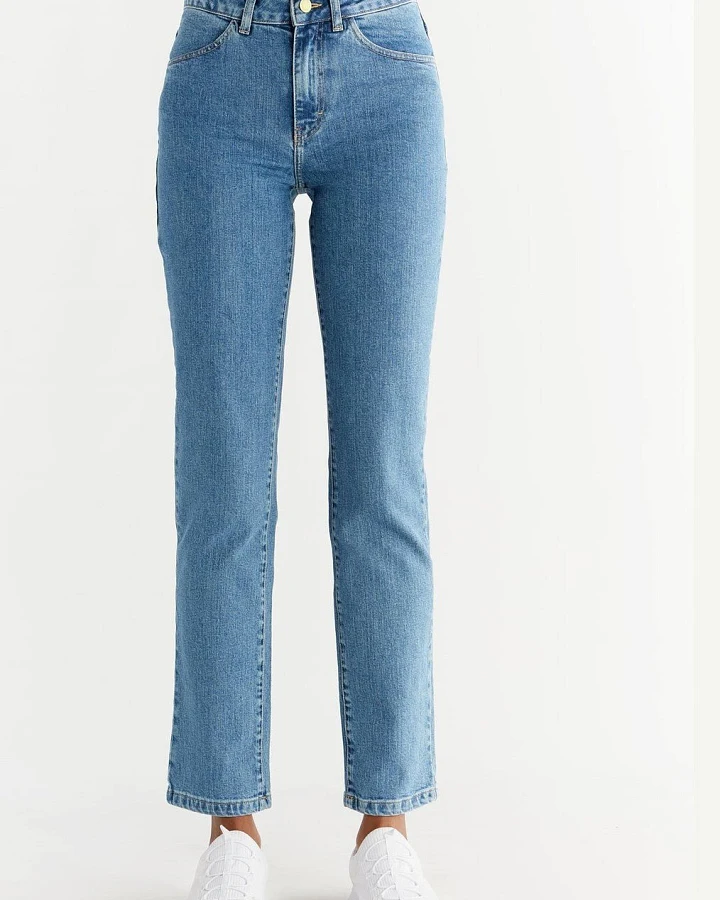 Evermind Damen vegan Jeans Straight Fit Day Himmelblau