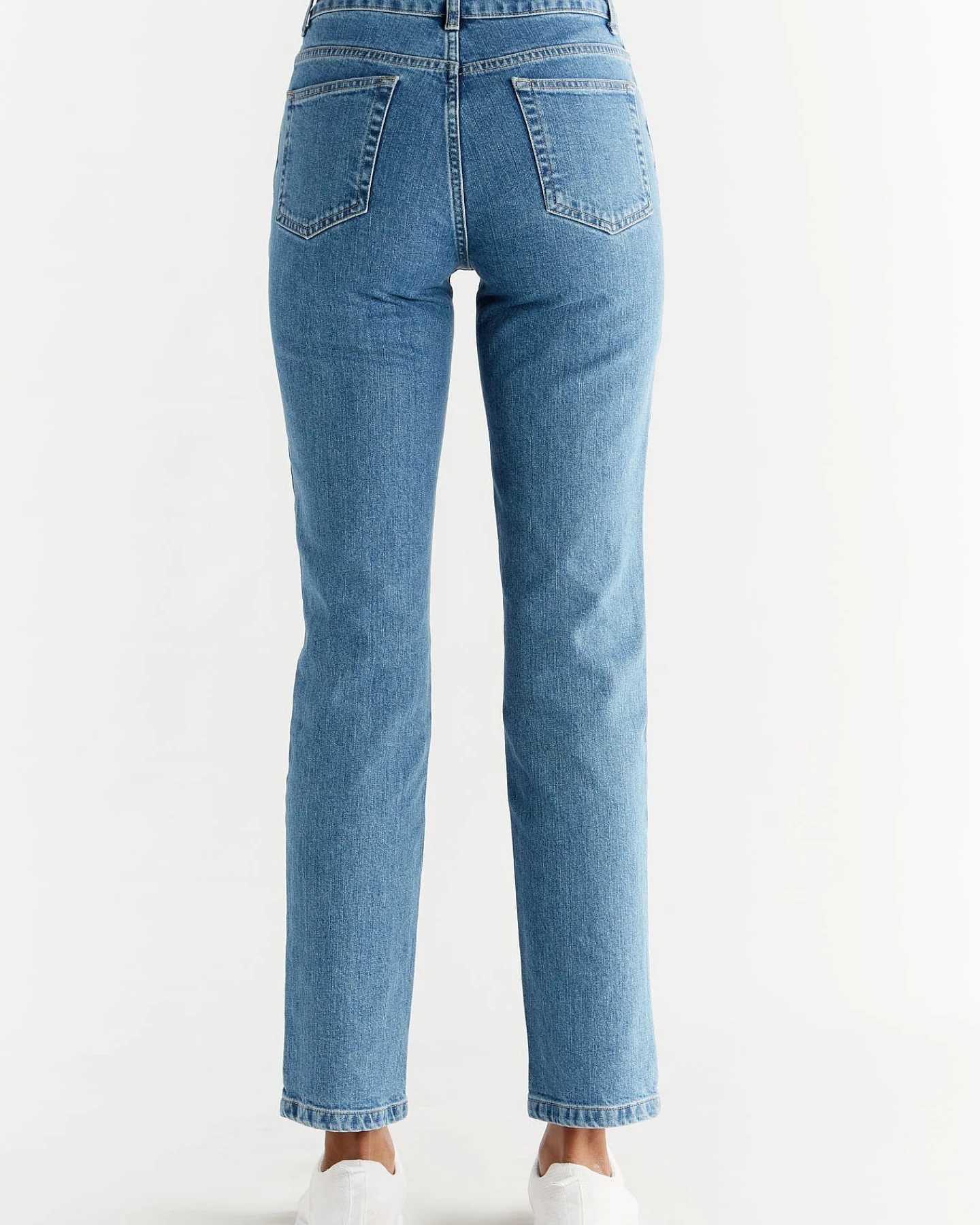 Evermind Damen vegan Jeans Straight Fit Day Himmelblau – Ansicht 2
