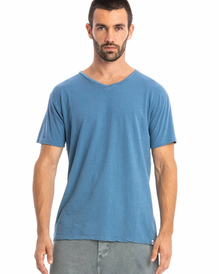RAVENS VIEW IBIZA Herren vegan T-Shirt Azure V-Ausschnitt Maui Blau