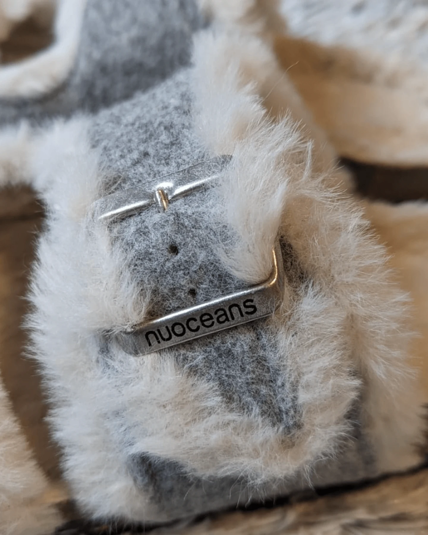 Nuoceans Damen vegan Sandalen Fluff Grau/ Weiß – Ansicht 2