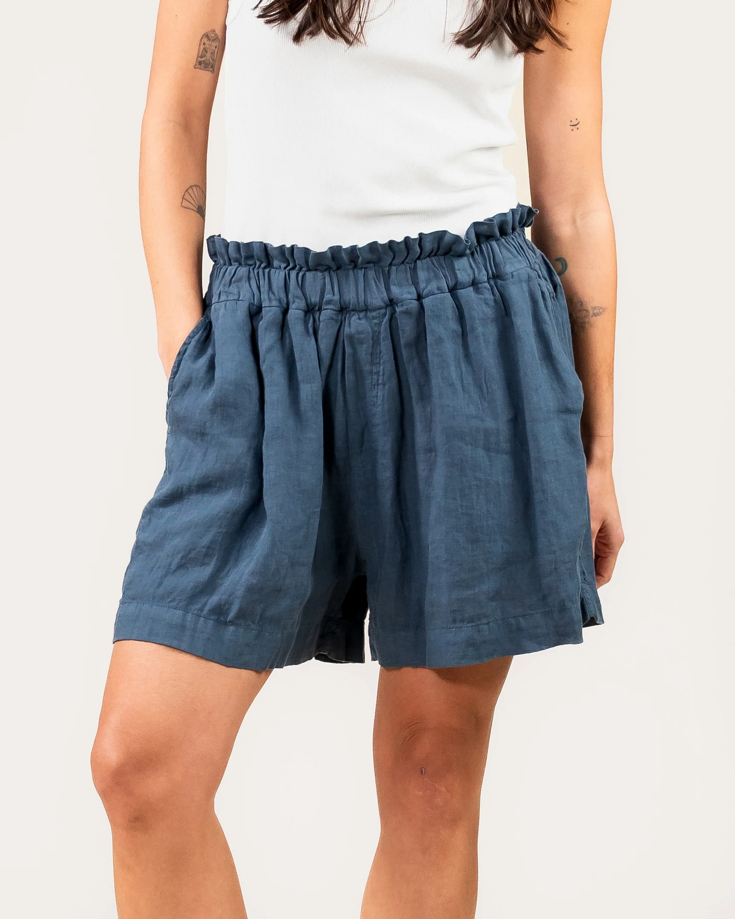 Kuyichi Damen vegan Kurze Hose Chloe Vintage Grau – Ansicht 2