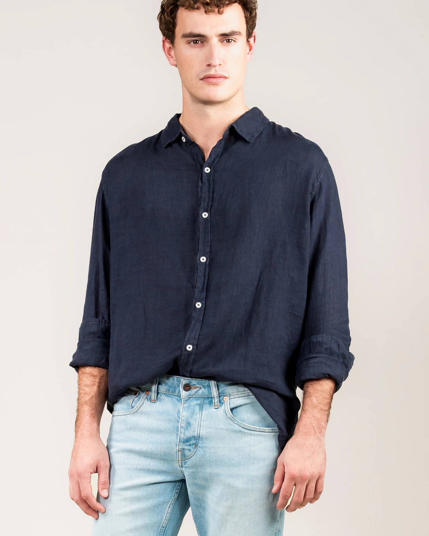 Kuyichi Herren vegan Hemd Milan Mitternachtsblau – Ansicht 2