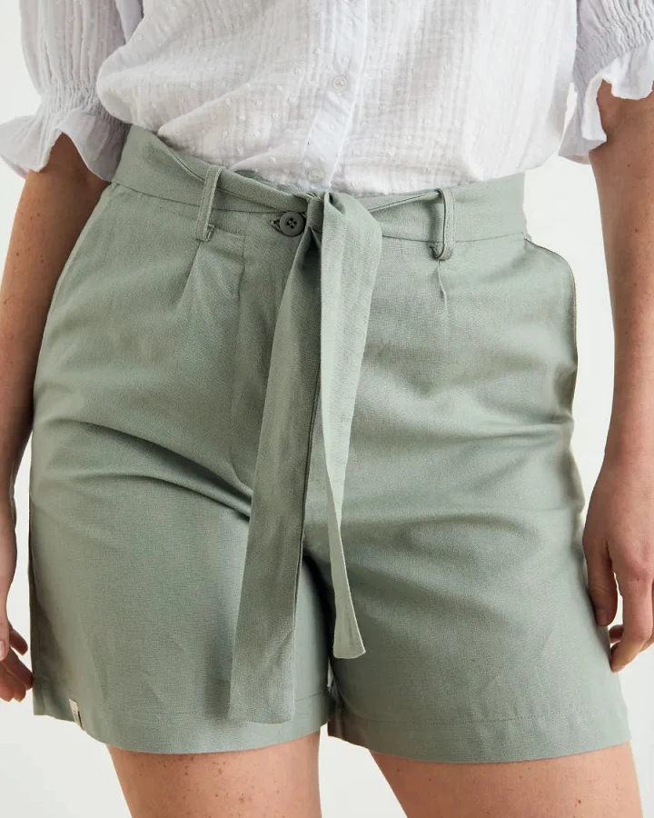 Clotsy Damen vegan Shorts Bermuda Cala Green
