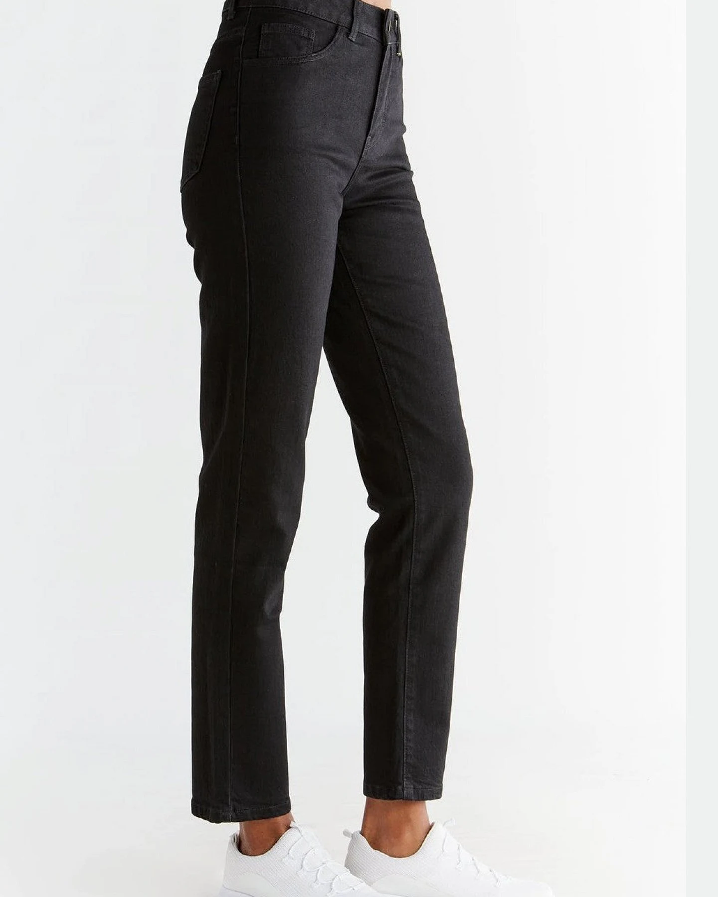 Evermind Damen vegan Jeans Regular Fit Coal Black – Ansicht 2