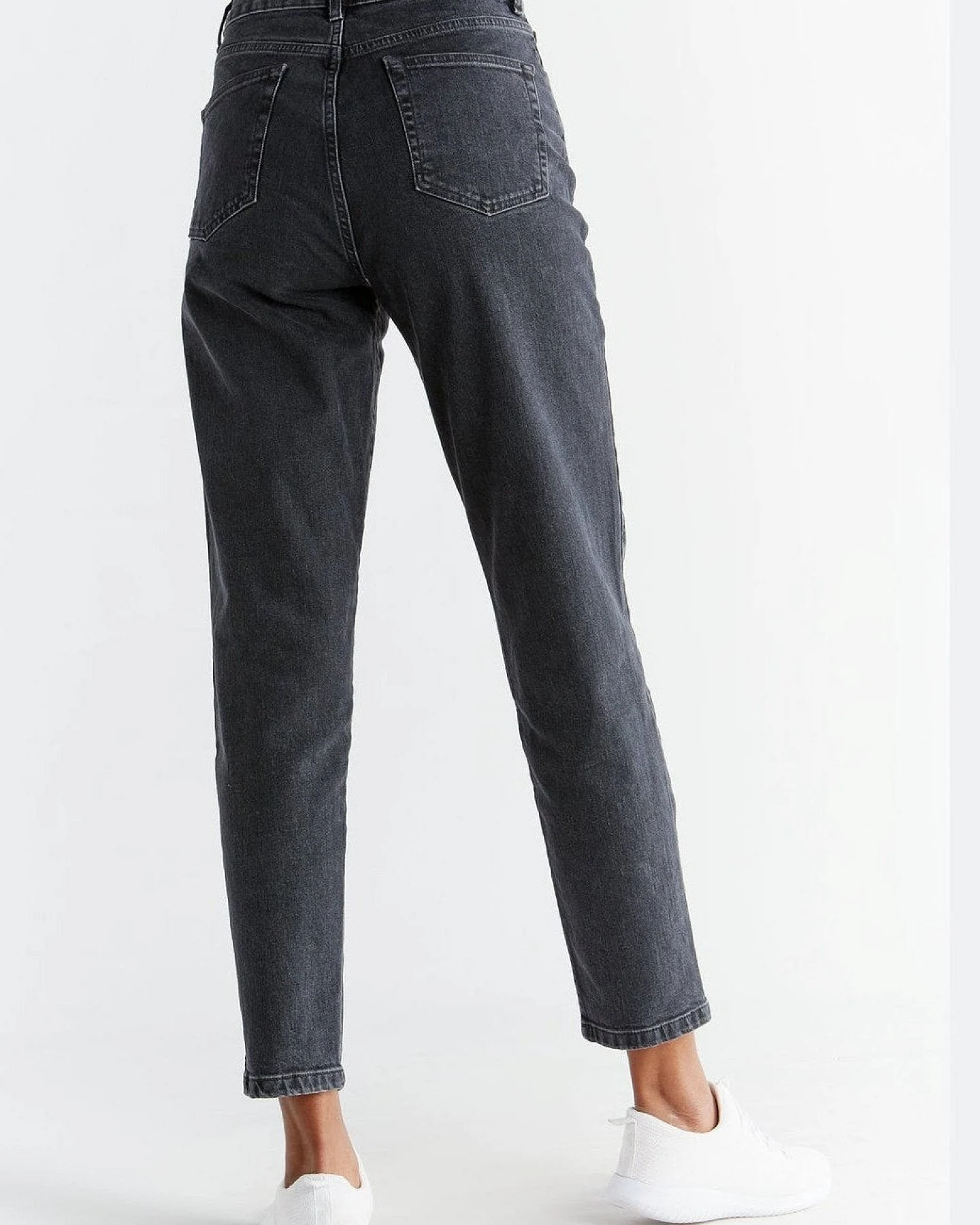 Evermind Damen vegan Jeans Mom Fit Carbon Gray – Ansicht 2