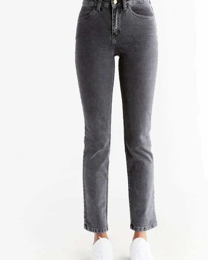 Evermind Damen vegan Jeans Straight Fit Carbon Gray