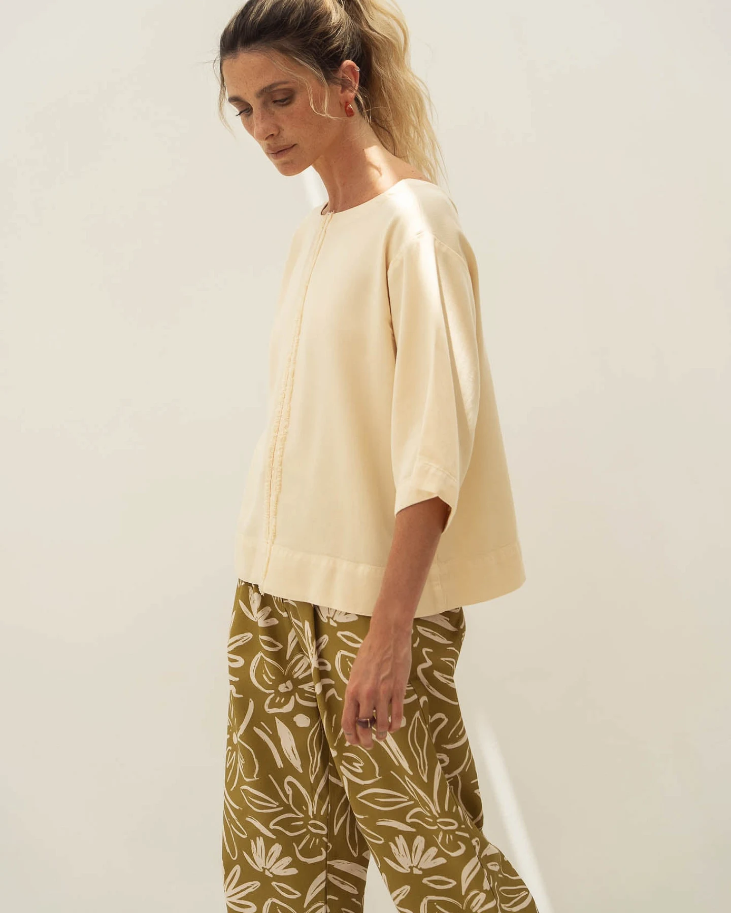 Näz Damen vegan Oberteil Sari Beige – Ansicht 2