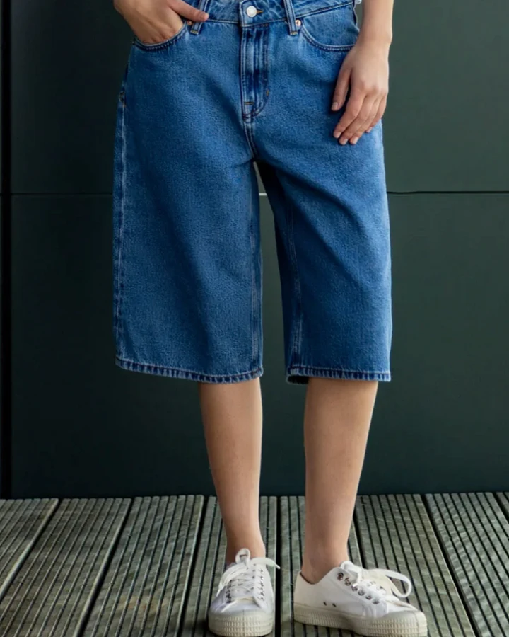 Kings of Indigo Damen vegan Shorts Joan Jort Elliot Mid Blue