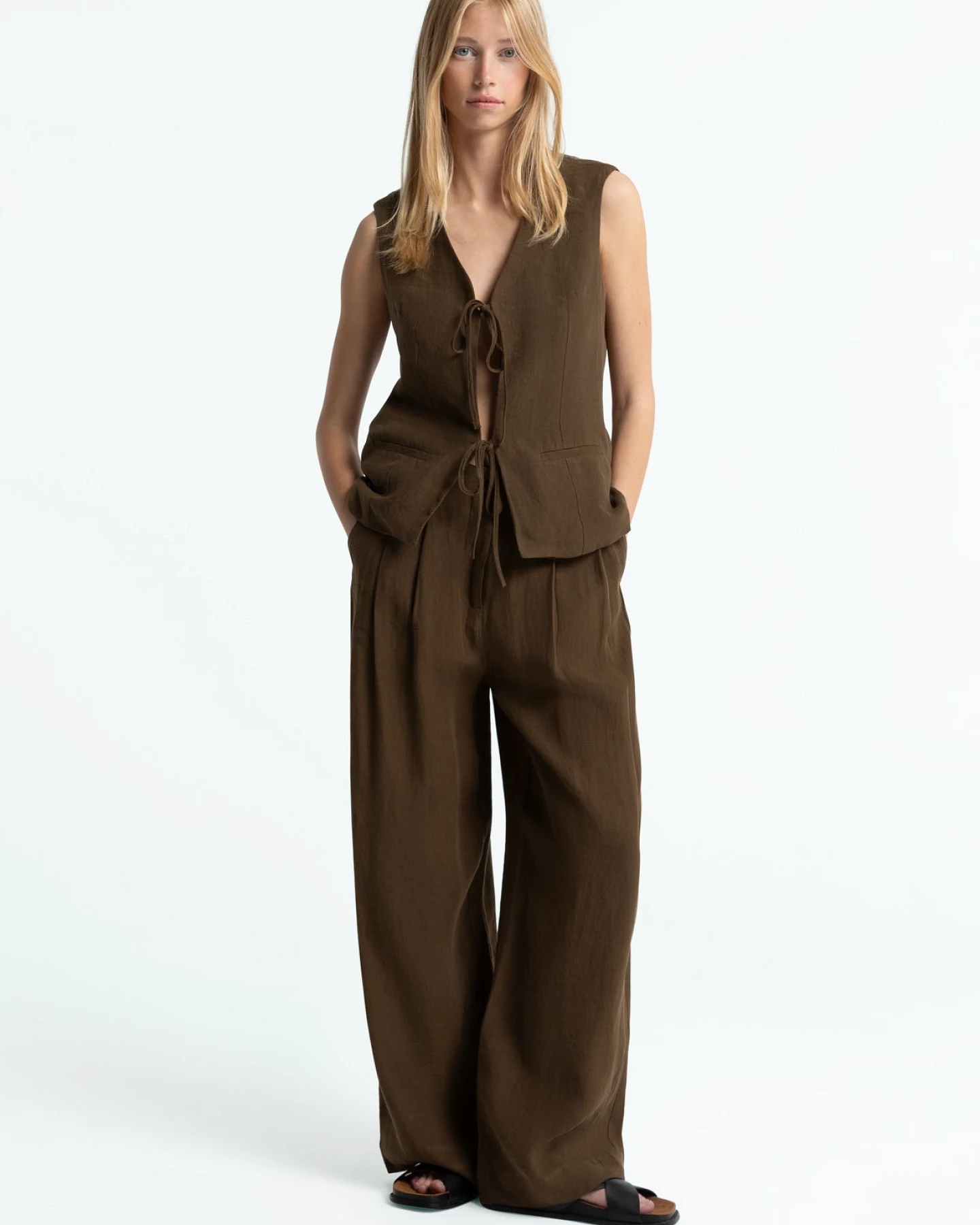 Kings of Indigo Damen vegan Weste Latanja Karaffe Braun – Ansicht 2