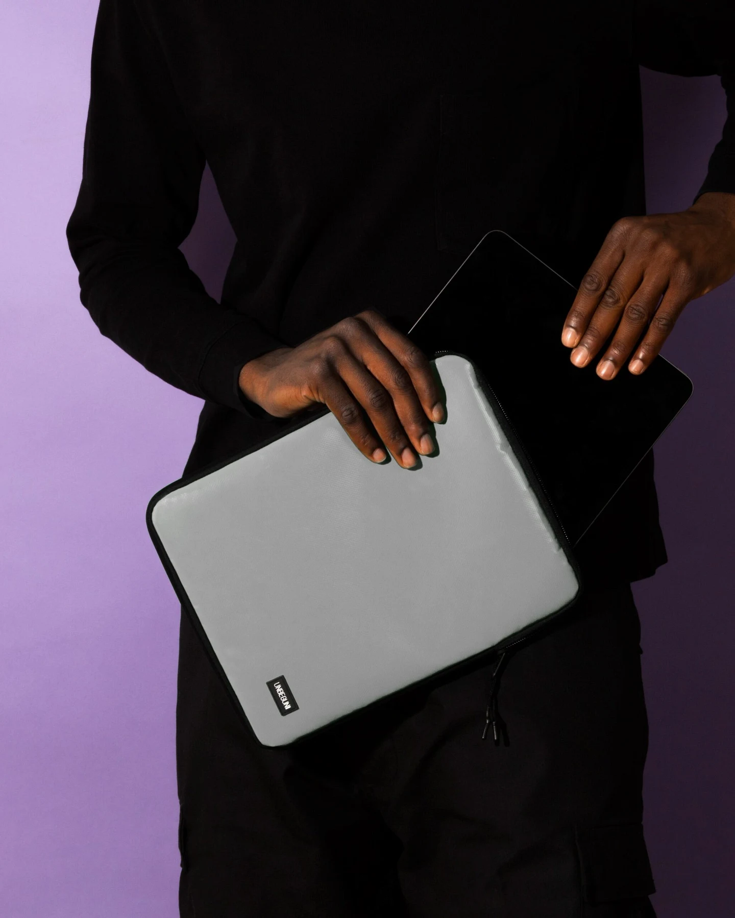 UNBEGUN Herren vegan Tablet Hülle Ipad Hellgrau – Ansicht 2