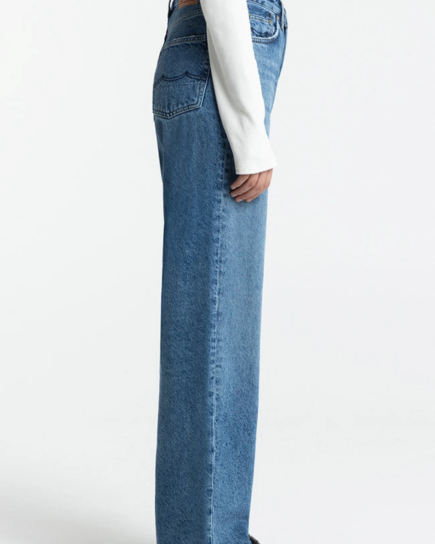 Kings of Indigo Damen vegan Jeans Liora Mid Washed Blau – Ansicht 2