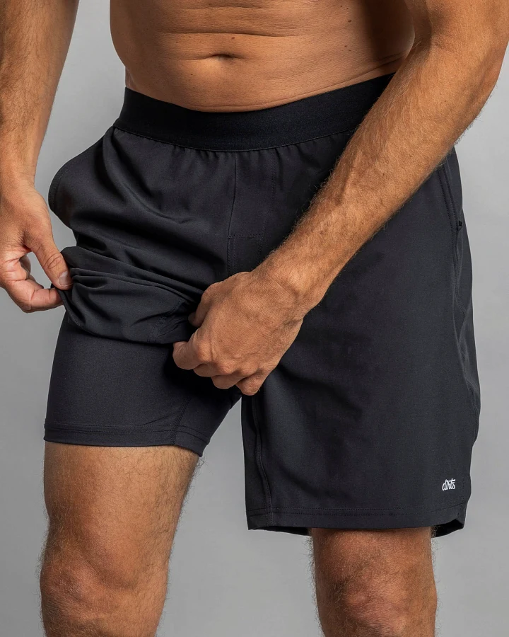 DIRTS Herren vegan Sportshorts 2-In-1, Schwarz