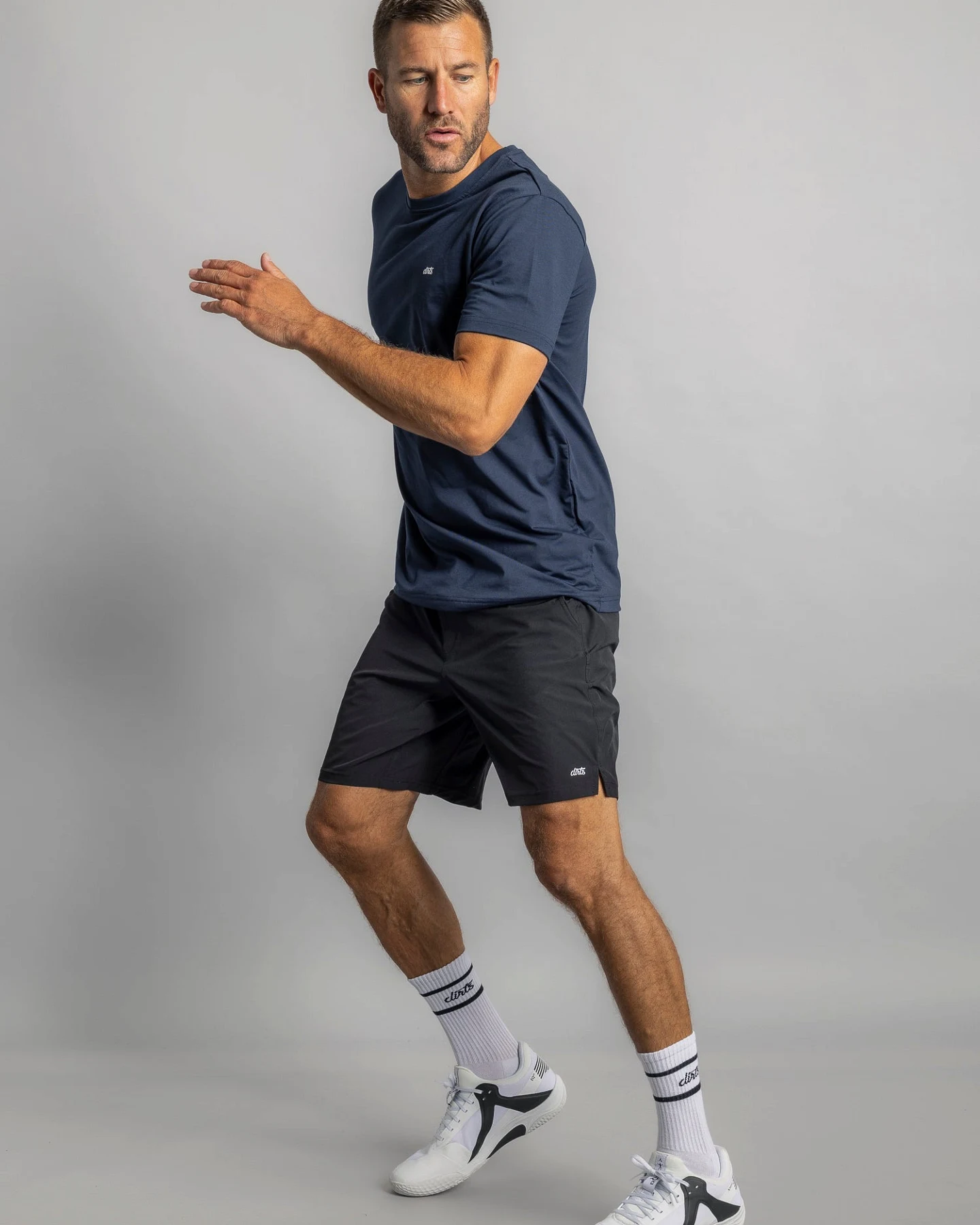 DIRTS Herren vegan Sportshorts 2-In-1, Schwarz – Ansicht 2