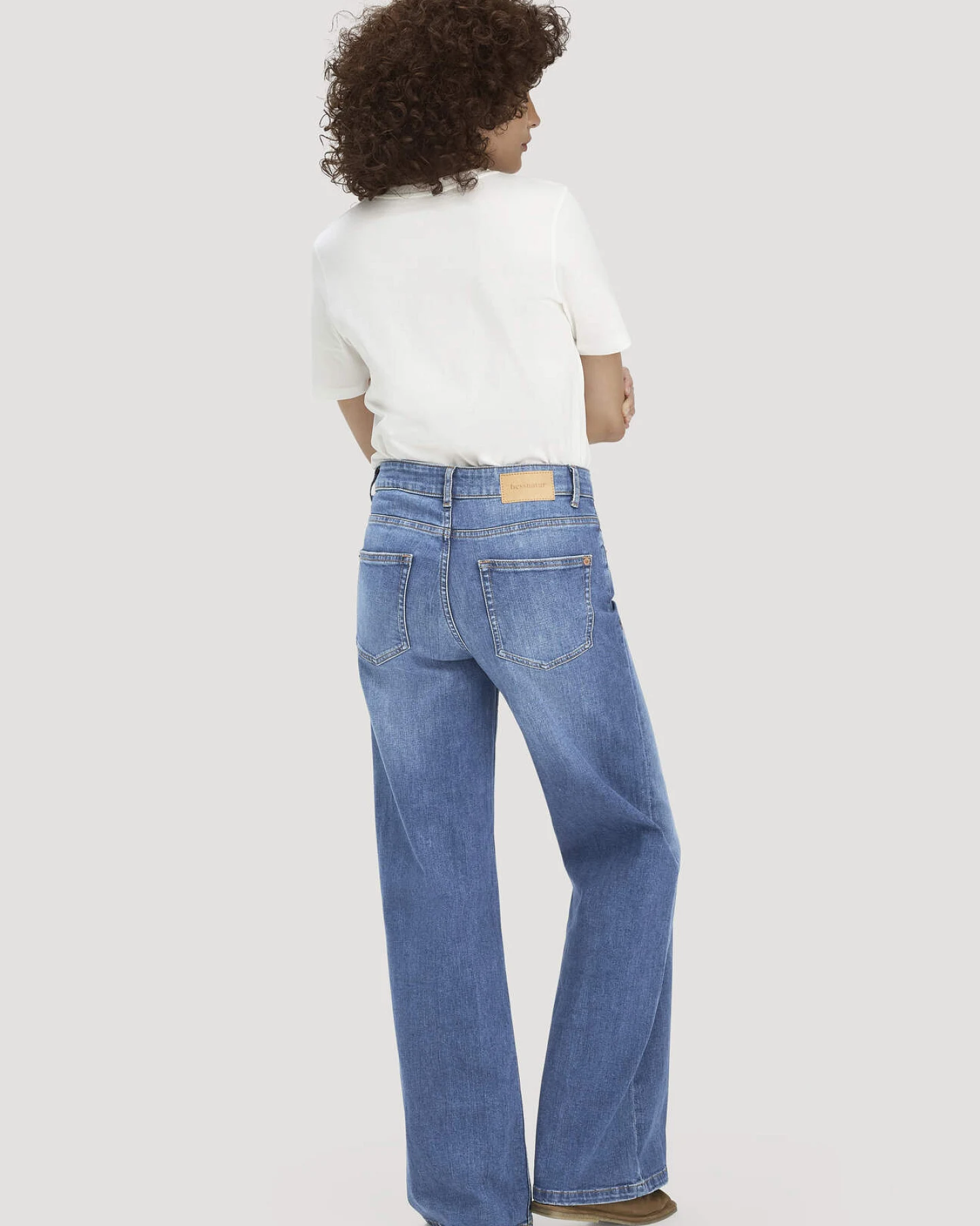 hessnatur Damen Jeans ALVA Wide Leg aus Bio-Denim - blau - Größe 27/34 – Ansicht 2