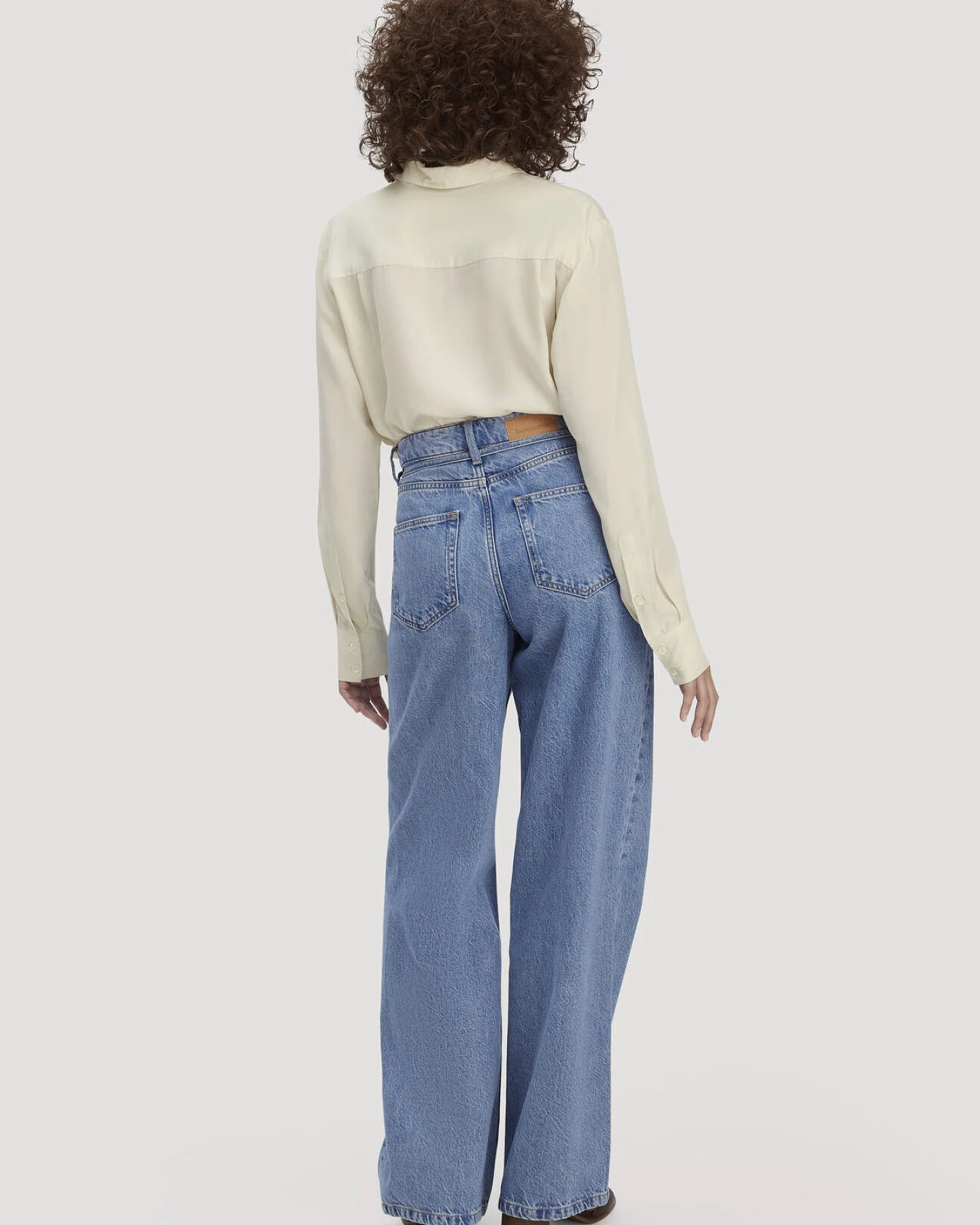 hessnatur Damen Jeans ALVA Wide Leg Soft aus Bio-Baumwolle mit TENCEL™ Lyocell - blau - Größe 26/34 – Ansicht 2