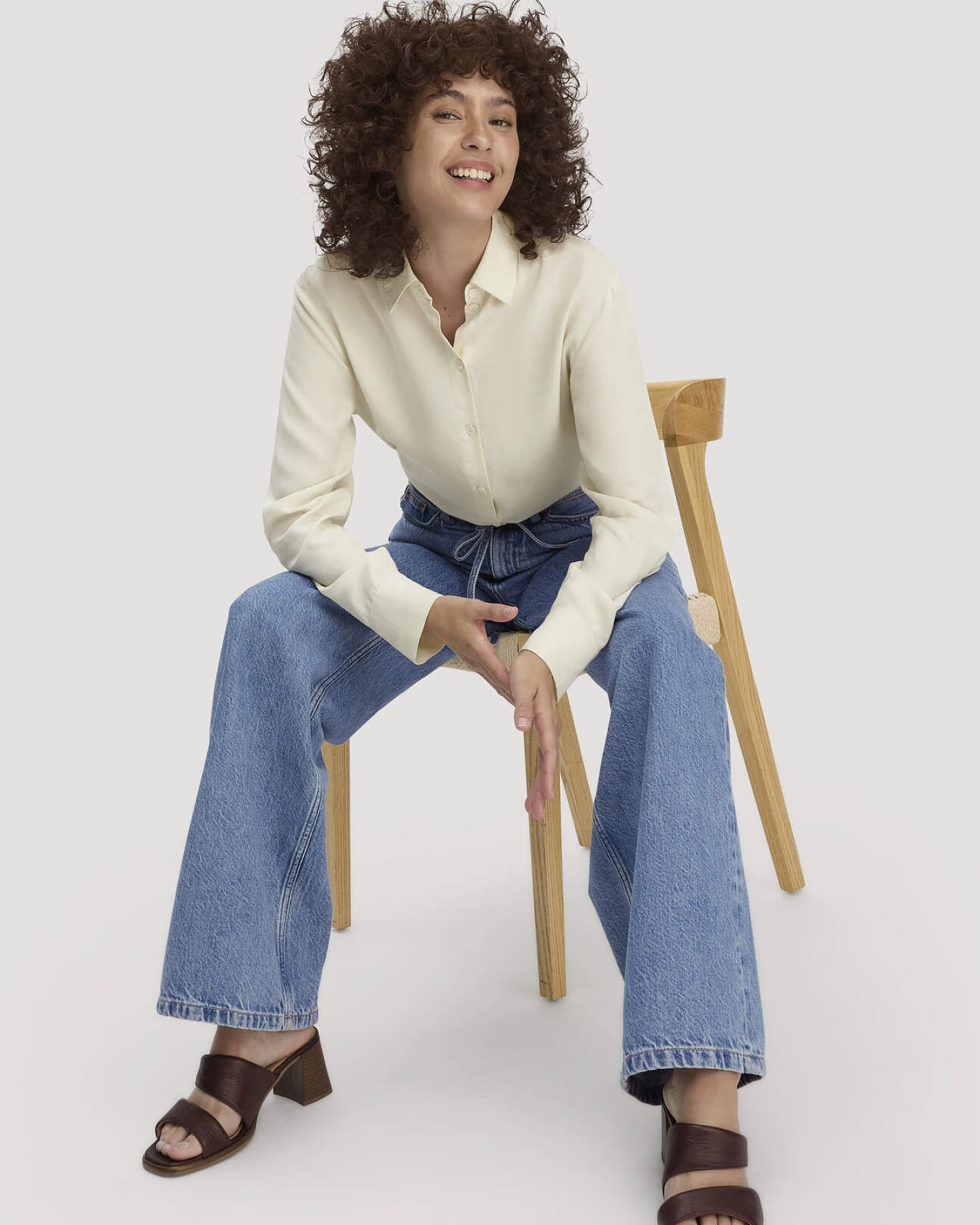 hessnatur Damen Jeans ALVA Wide Leg Soft aus Bio-Baumwolle mit TENCEL™ Lyocell - blau - Größe 26/34 – Ansicht 4