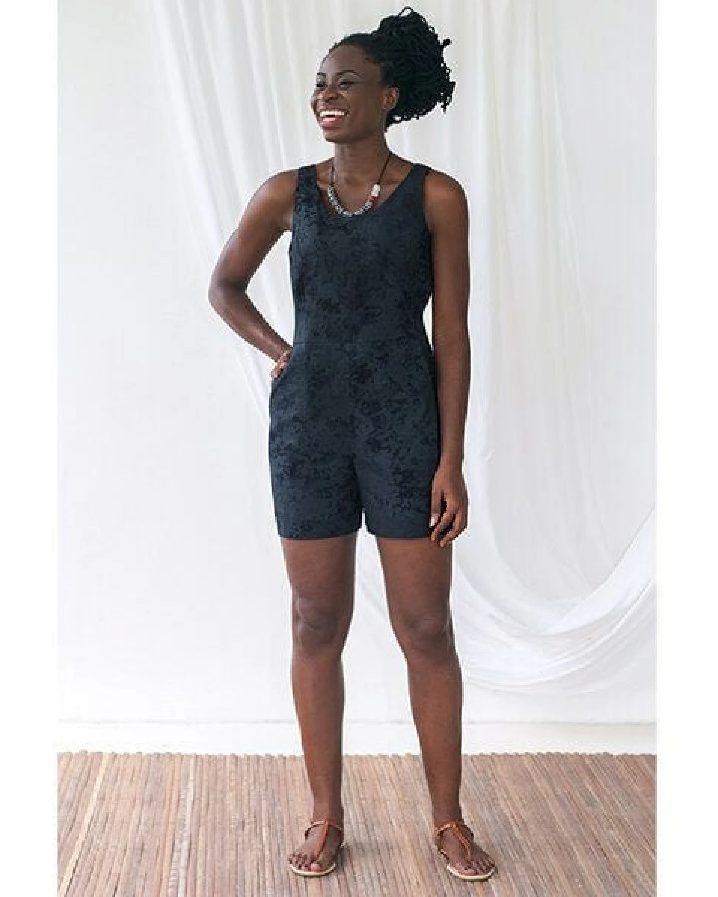 Global Mamas Bio Romper - Bikes/Mable/Adobe/Sankofa/Morse Code – Ansicht 2