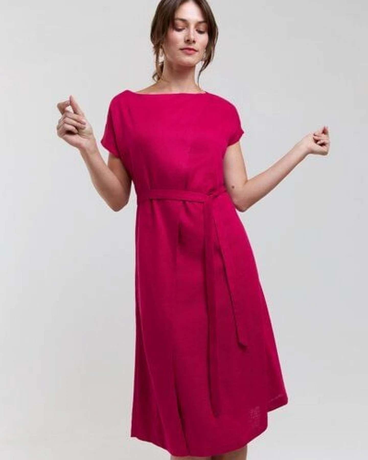 AYANI Julia Elegantes Midi Sommerkleid aus ECOVERO & Leinen – Ansicht 3
