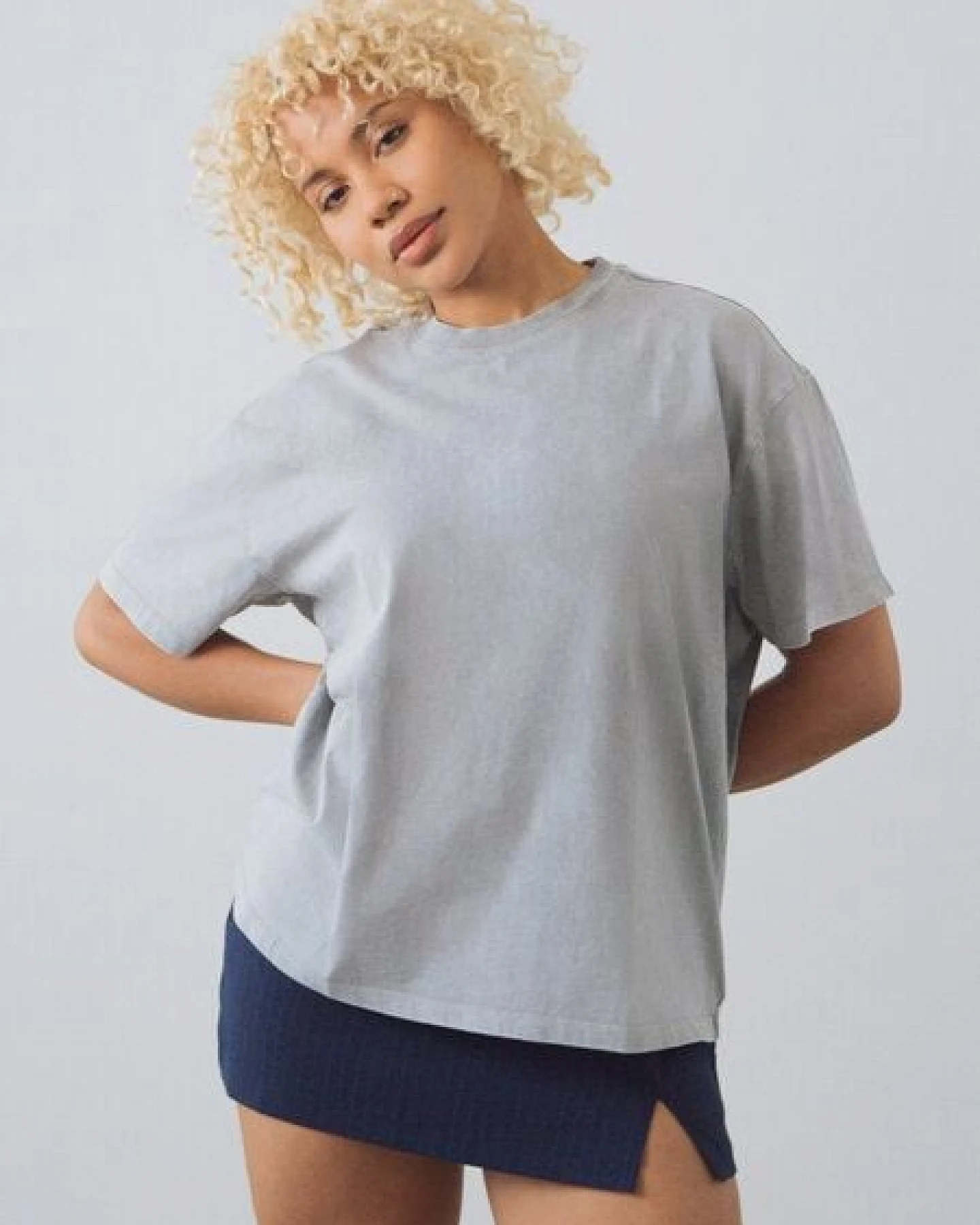 Honest Basics Damen Oversized T-Shirt aus Bio- und recycelter Baumwolle – Ansicht 2