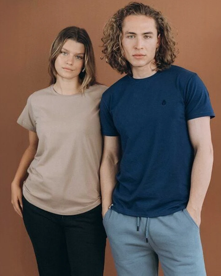 Blau