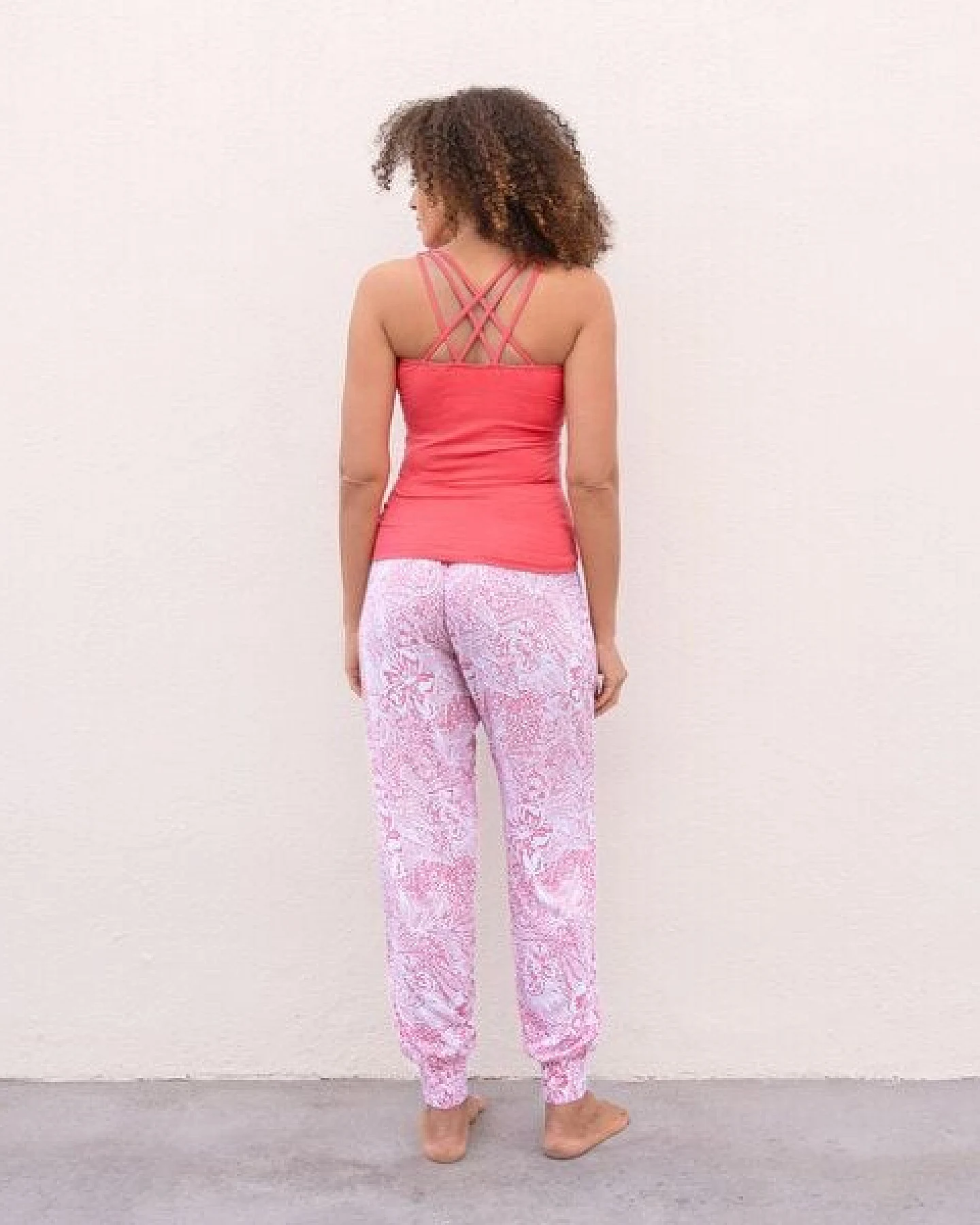 Jaya ANANDA ROSEBIRD & FLOWERS - Damen - Sommerhose für Yoga und Freizeit – Ansicht 2