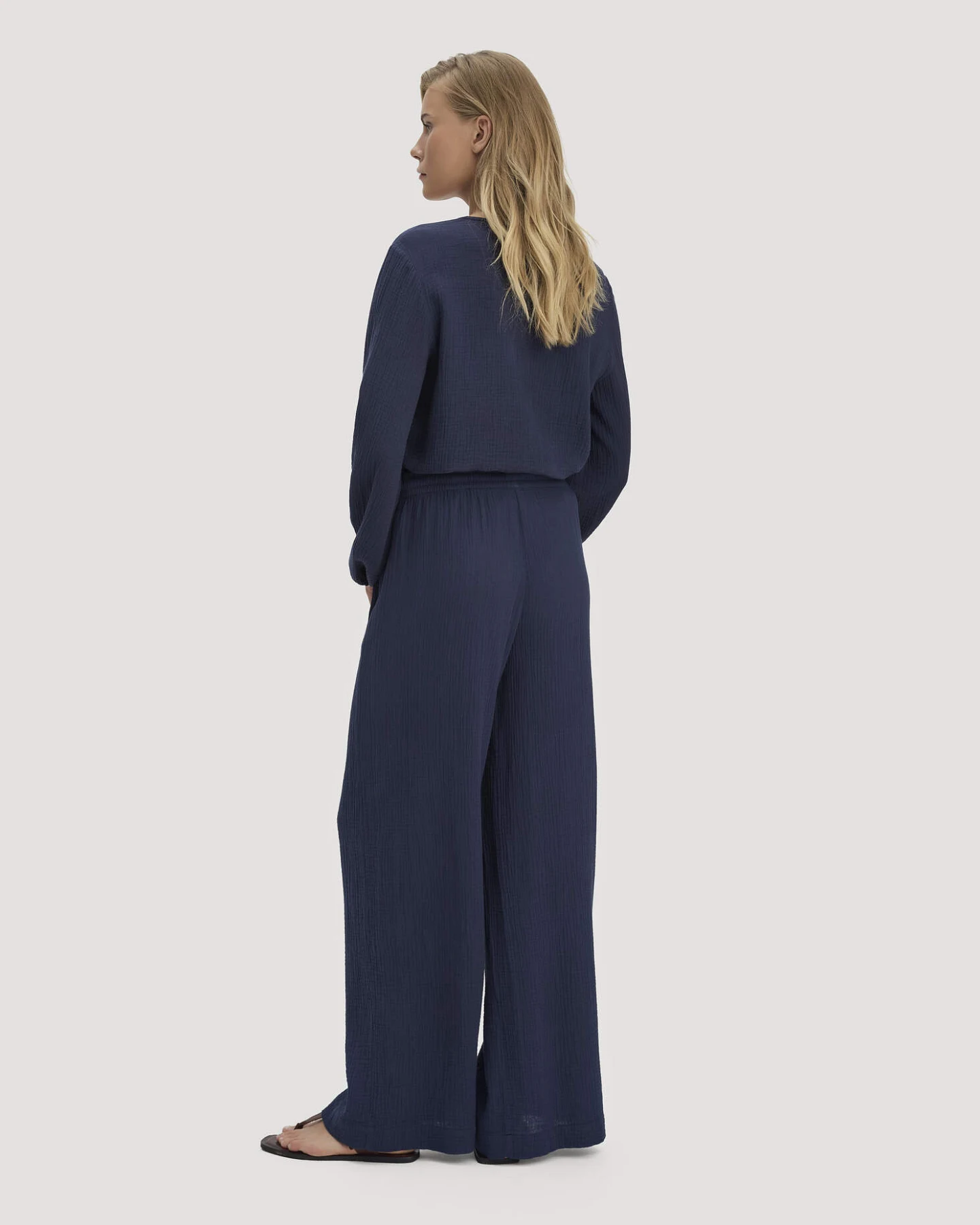 hessnatur Damen Musselin Hose Wide Leg aus Bio-Baumwolle - blau - Größe 40 – Ansicht 2