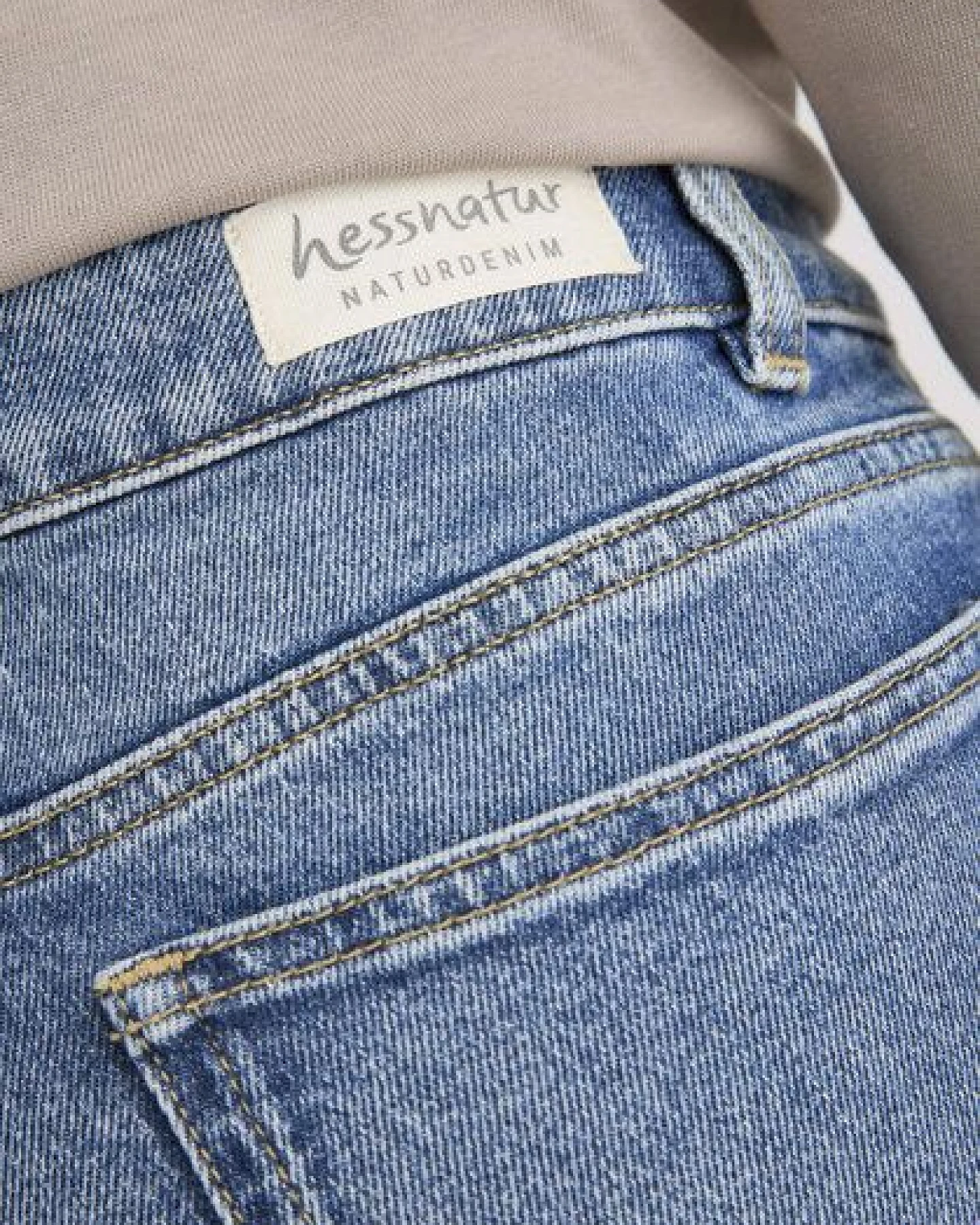 hessnatur Jeans MARIE Mid Rise Straight aus Bio-Denim – Ansicht 2