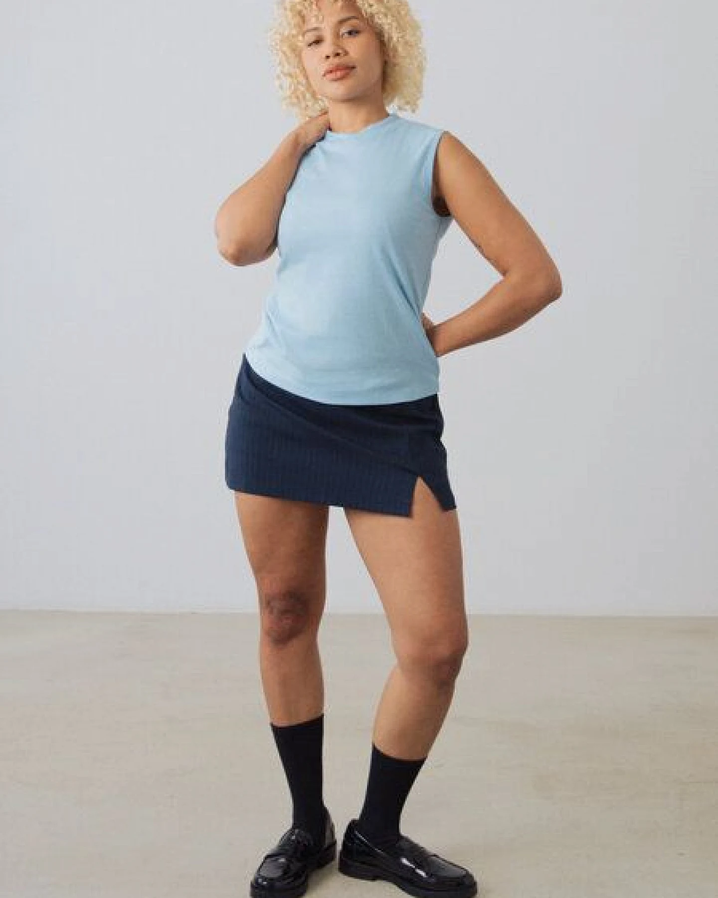 Honest Basics Damen Mock-Top aus Bio- und recycelter Baumwolle – Ansicht 3