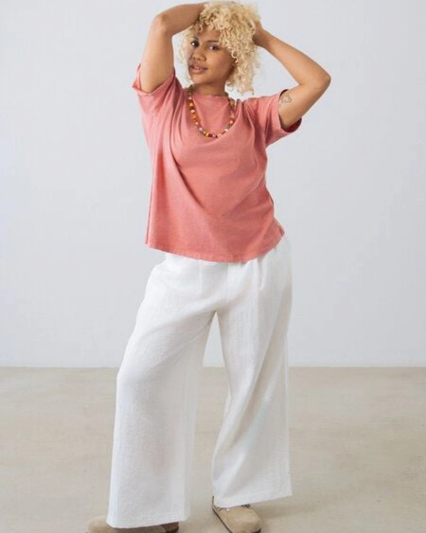 Honest Basics Damen Oversized T-Shirt aus Bio- und recycelter Baumwolle – Ansicht 4