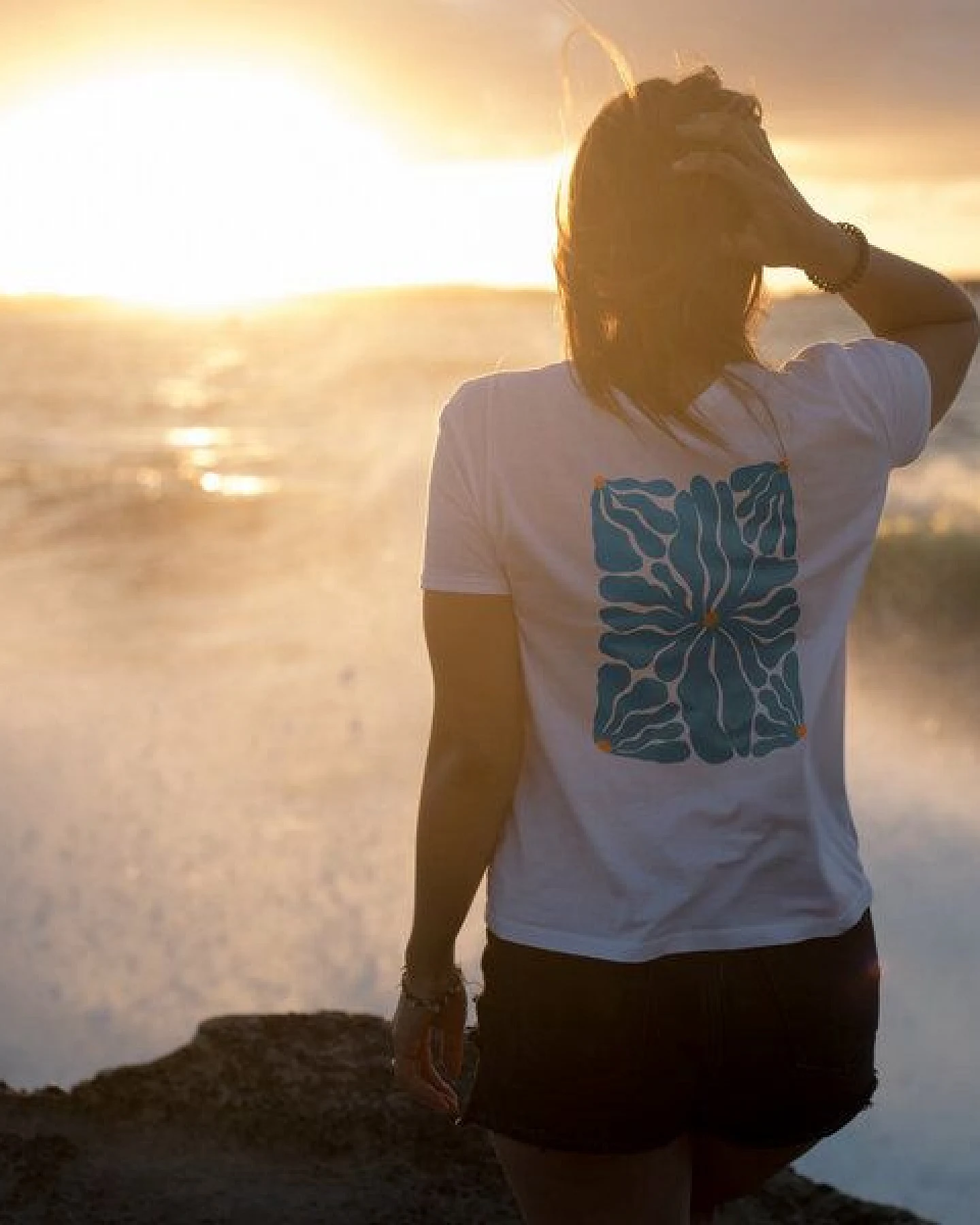 Kultgut Artdesign - Leichtes/ Weiches Shirt - 100% Biobaumwolle / Flowers Forever – Ansicht 3