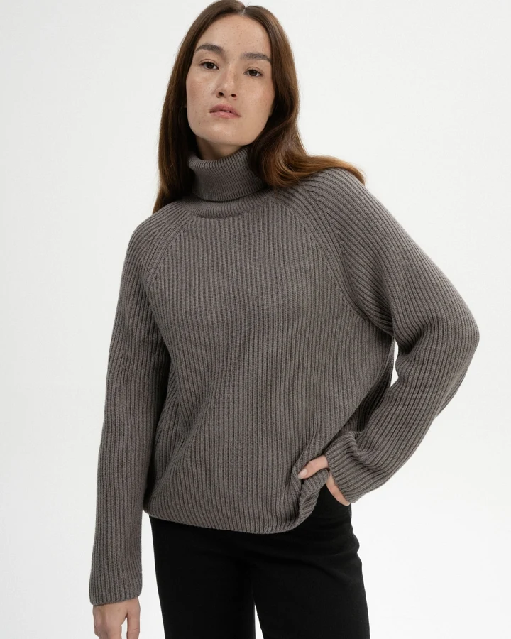 MELA Damen vegan Strickpullover Rippen-Rollkragen Chirha Bär Melange