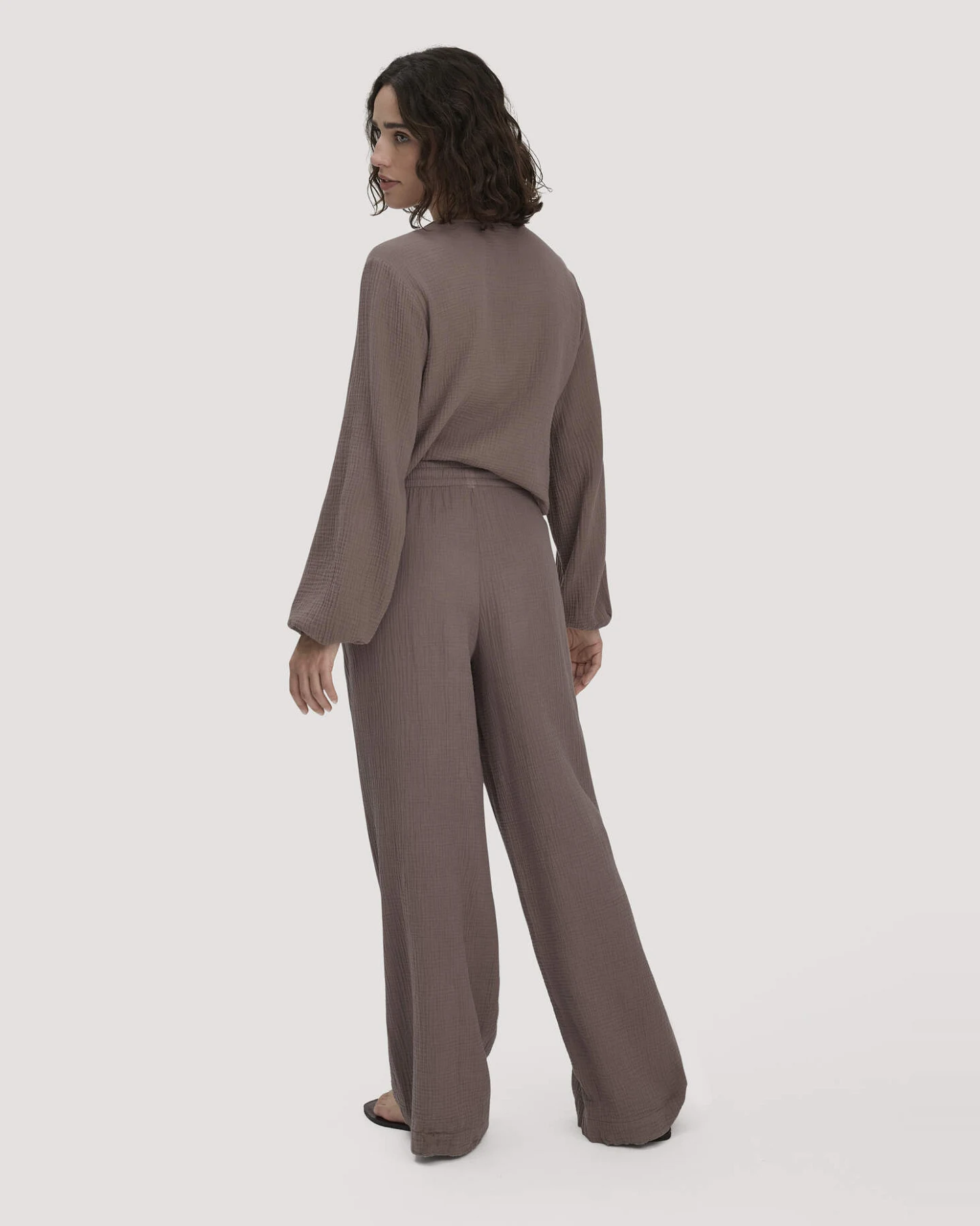 hessnatur Damen Musselin Hose Wide Leg aus Bio-Baumwolle - braun - Größe 36 – Ansicht 2