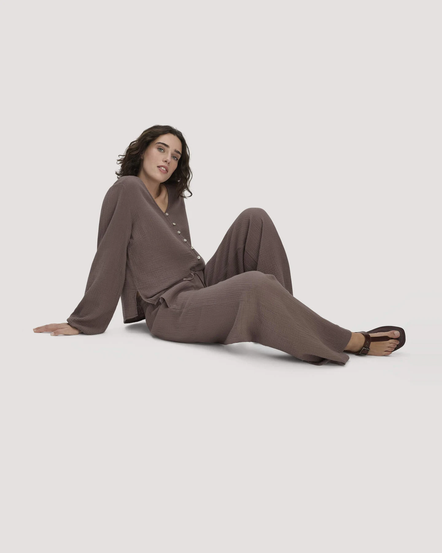 hessnatur Damen Musselin Hose Wide Leg aus Bio-Baumwolle - braun - Größe 36 – Ansicht 4