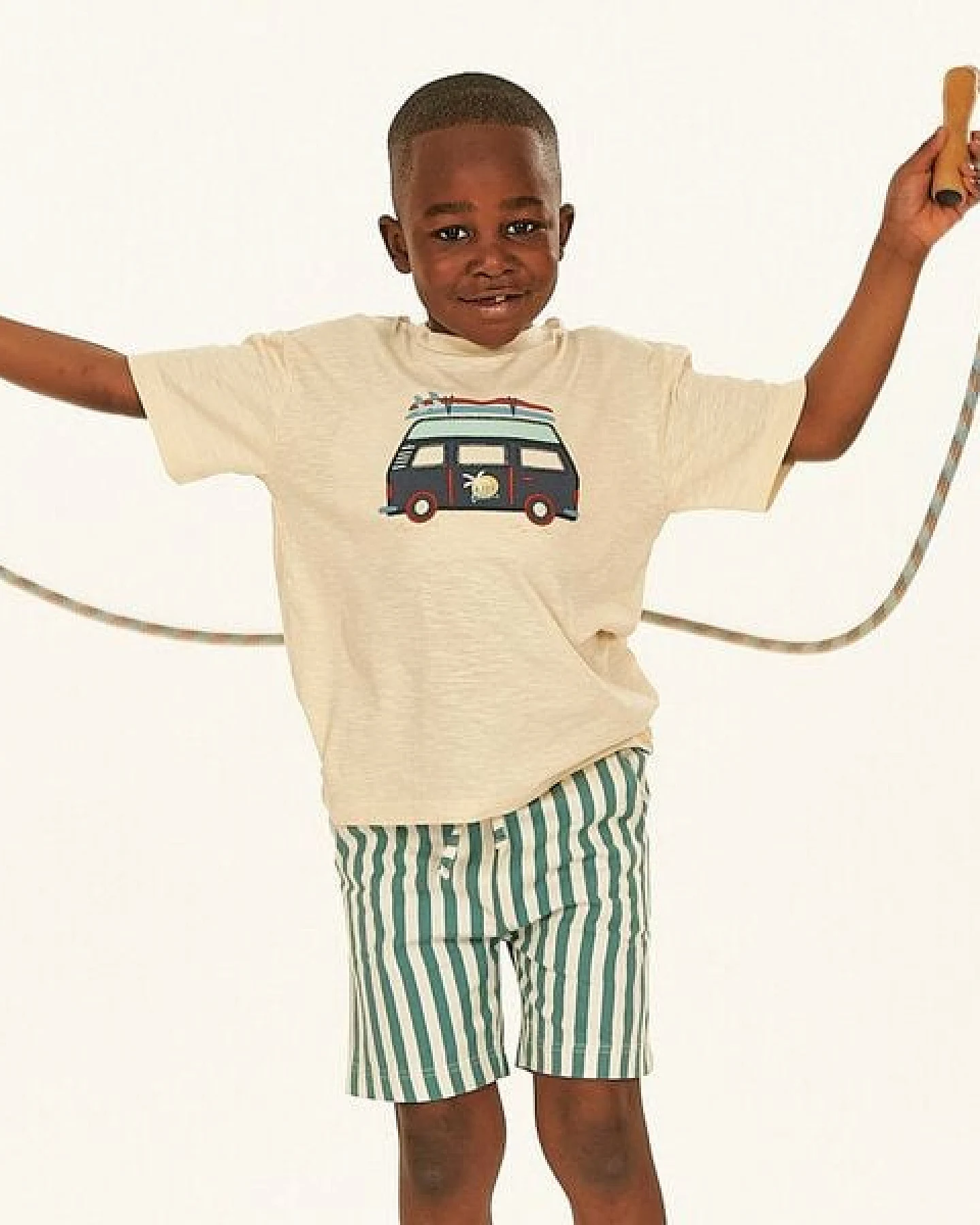 Sense Organics Kinder Shorts grün-weiß gestreift, Modell RESSAD – Ansicht 2