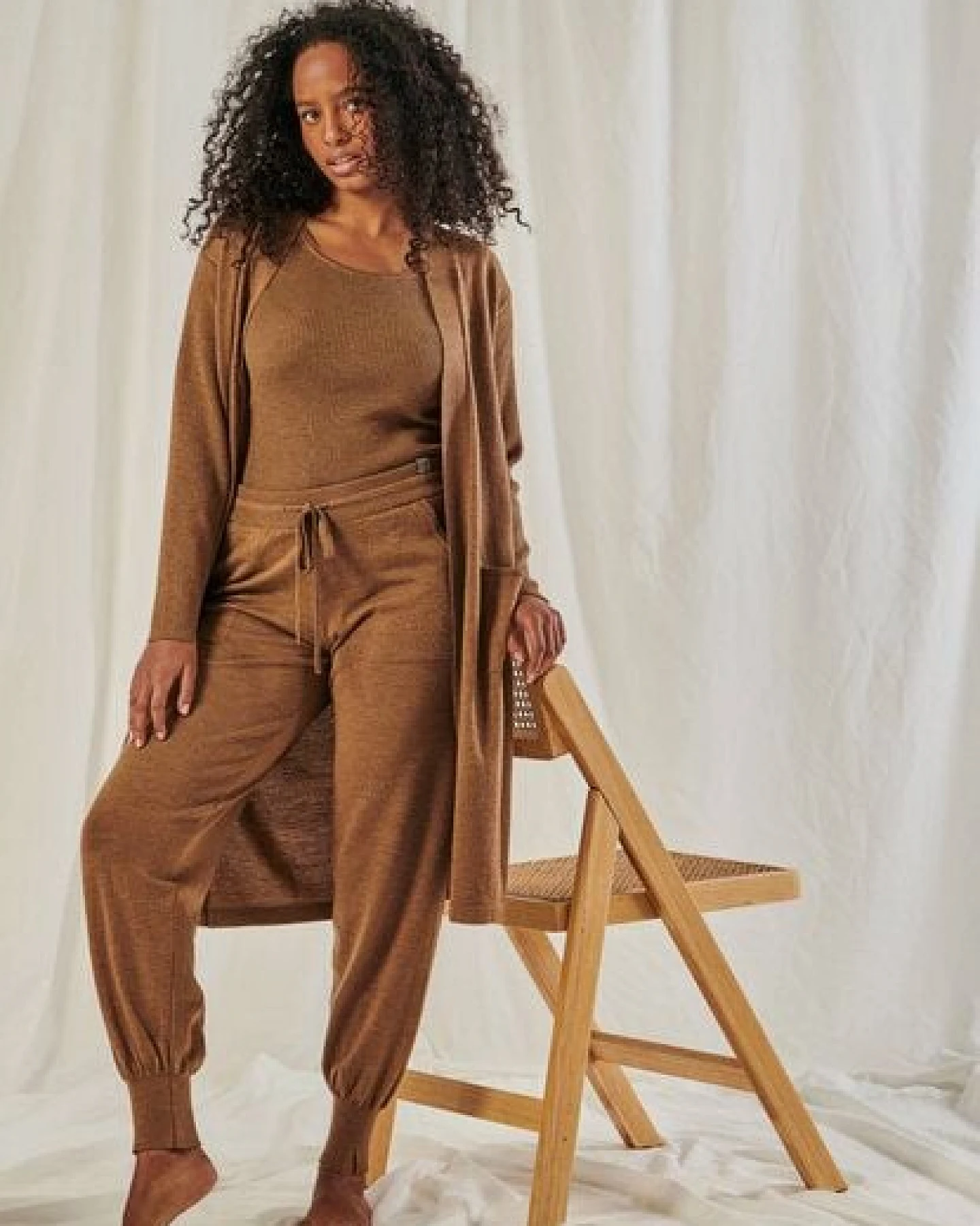 YOU LOOK PERFECT Merino Loungewear Set "Cardigan Blossom & Top Blossom & Hose Bella" – Ansicht 2